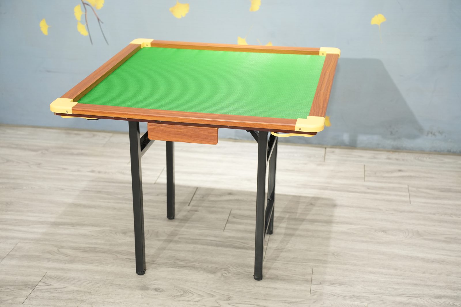 Folding manual mahjong table with green felt top
