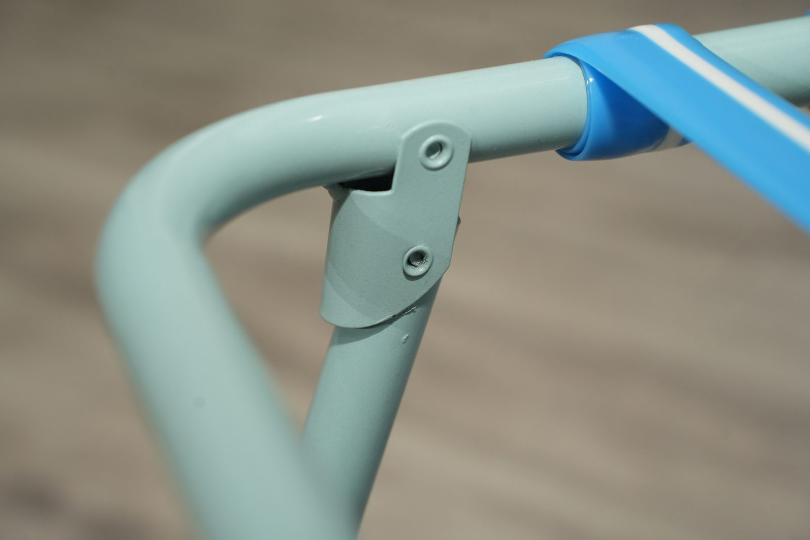 Frame bracket fastened with screws